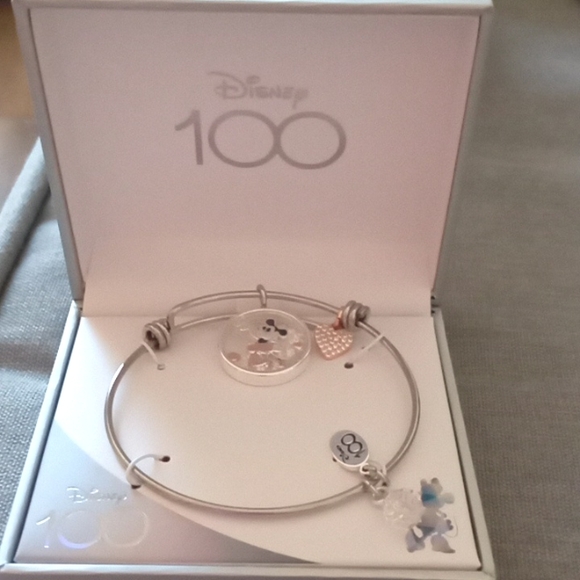 DISNEY MINNIE MOUSE 100 YEARS BRACELET - Picture 2 of 5